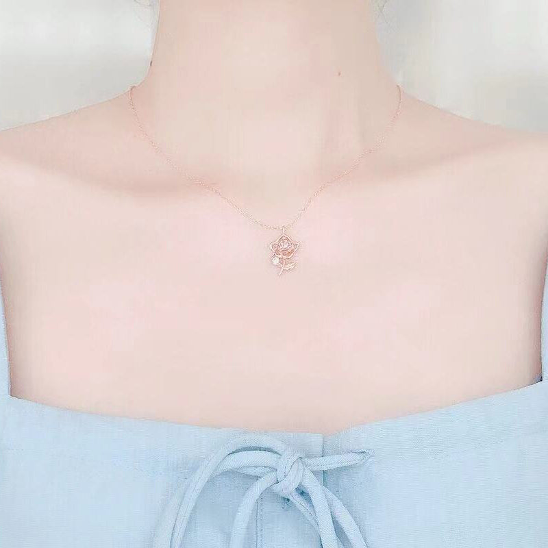 Dainty Rose Necklace🌹